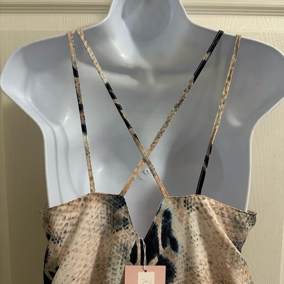 💥Buddy Love The Kendal Gator Tank Women’s dressy top  Medium Boutique NWT $44 - Picture 4 of 11